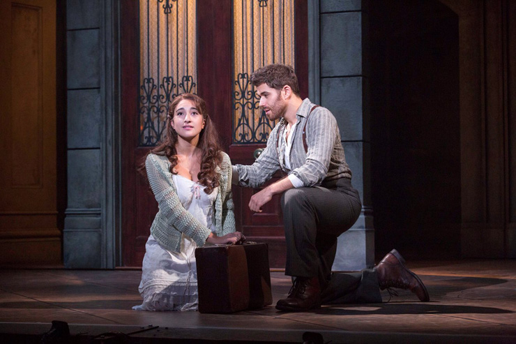Krystina Alabado as the Mistress and Josh Young as Che in the National Tour of EVITA