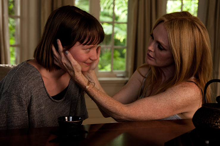 Mia Wasikowska, Julianne Moore.