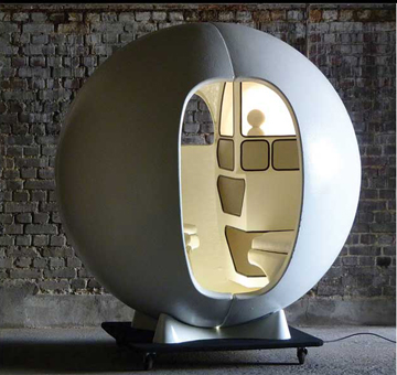 Isolation Sphere<br/>
Maurice-Claude Vidili<br/>
 Maison Gerard ( Design Miami)