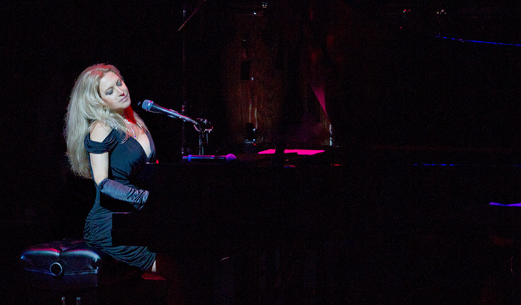 Elaine Elias. Photo Credit: Daniel Azoulay.