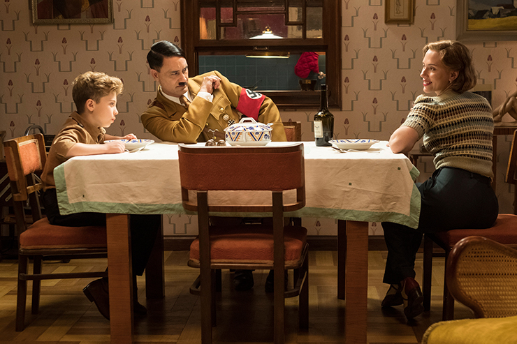 Roman Griffin Davis, Taika Waititi, Scarlett Johansson in