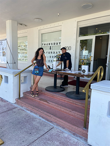 A Fish Called Avalon on Ocean Drive has its order and take out service pleasantly set up on the Avalon's hotel porch at Ocean Drive. (photo by Harv)