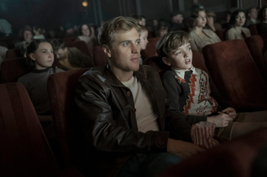 Johnny Flynn, Archie Barnes (Courtesy of Netflix)