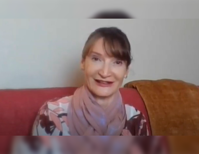 Saskia Baur stars in