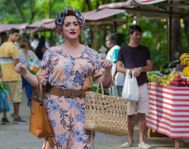 The character Dona Herminia (role played by the actor Paulo Gustavo) in the movie