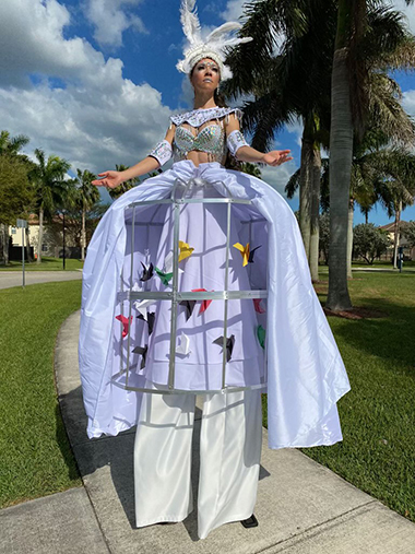 Lazaro Godoy presents