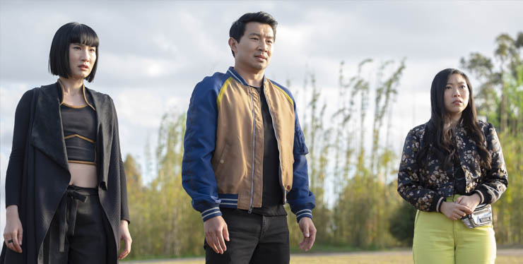 Meng'er Zhang, Simu Liu and Awkwafina in a scene from 