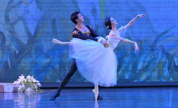 Giselle Gretel Batista and Arionel Vargas. (Photo by Simon Soong)