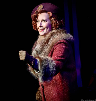 Laura Hodos (Mama Rose) in