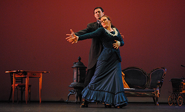 Ballet Flamenco La Rosa soloists Irene La Sentío and Oscar de los Reyes (Photo by Jenny Abreu)