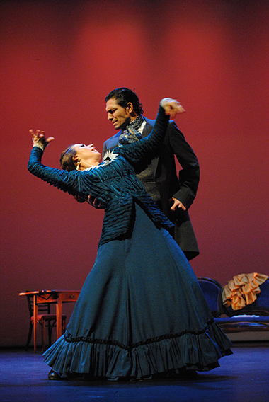Ballet Flamenco La Rosa soloists Irene La Sentío and Oscar de los Reyes from the BFLR production (Photo by Jenny Abreu)