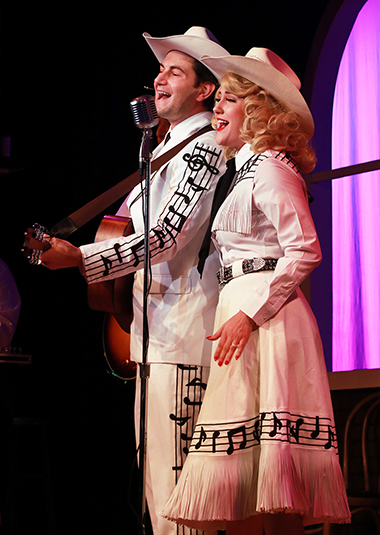 Andy Christopher and Lindsey Corey as Hank and Audrey Williams in 