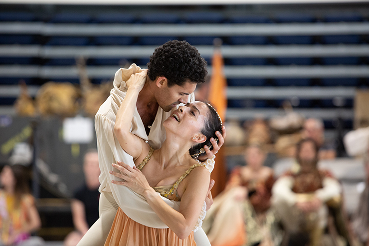 Renan Cerdeiro and Katia Carranza rehearsing Cranko's Romeo and Juliet. (Photo by Alexander Iziliaev)