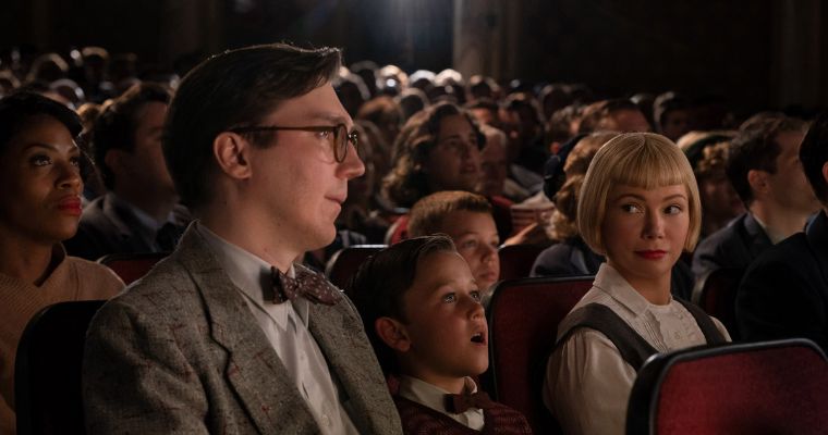 Paul Dano, Mateo Zoryan Francis-DeFord and Michelle Williams in a scene from