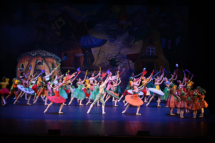 The community unites in the ballet