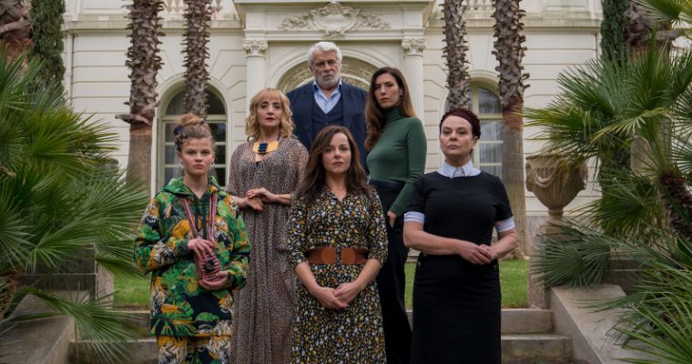 Celeste Brunnquell as Jeanne, Dominique Blanc as Louise, Laure Calamy as Stephane, Jacques Weber as Serge, Doria Tilllier as George and Veronique Ruggia Saura as Agnes in a scene from