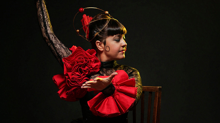 Maui performs on Sunday, Nov. 5 in “Vermut y Potaje” at the Miami Dade County Auditorium. (Photo by Miriam Yeleq)