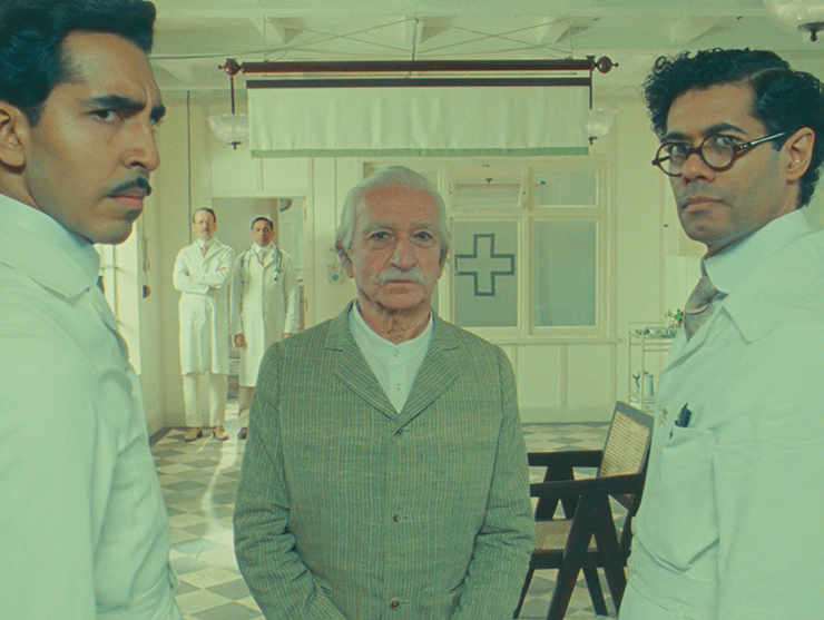 Dev
Patel as Dr. Chatterjee, Sir Ben Kingsley as Imdad Khan and Richard
Ayoade as Dr. Marshall in a scene from