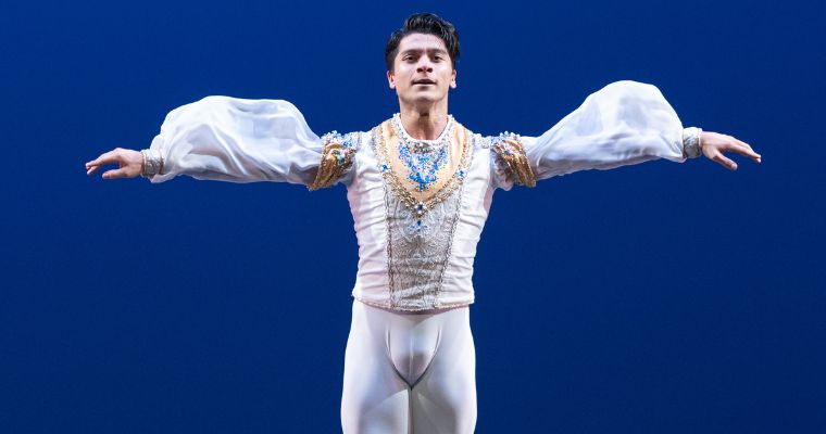 Classical dancer Argenis Montalvo (Photo from Cia Nacional de Danza Mexico)