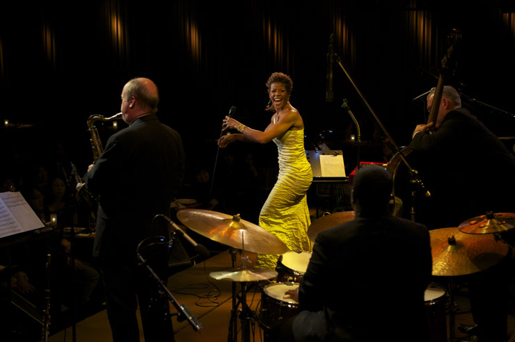 Nicole Henry's performance in Tokyo, Japan, 2011 (Photo Courtesy of Artist Management)
