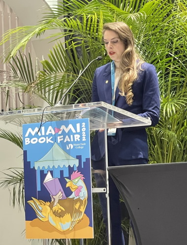 Confessional Poet Nicole Tallman at the 2022 Miami Book Fair