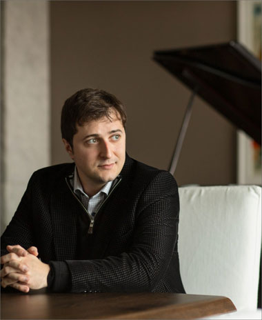 Kenneth Broberg performs at the Miami International Piano Festival at the Aventural Cultural Arts Center at 5 p.m. on Sunday, Nov. 19.