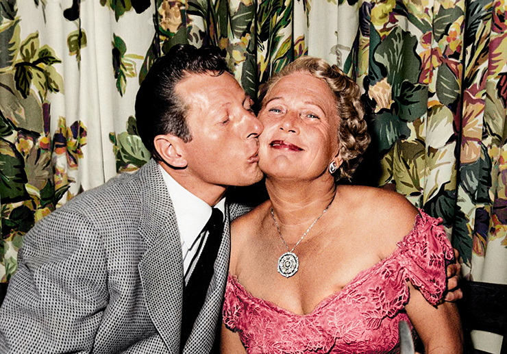 Danny Kaye kissing Jennie Grossinger on the cheek. (Photo from the Library of Congress, Music Division.)