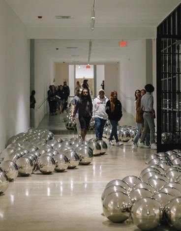 Every group starts by traversing through the museum's central hallway among the colossally fantastic 