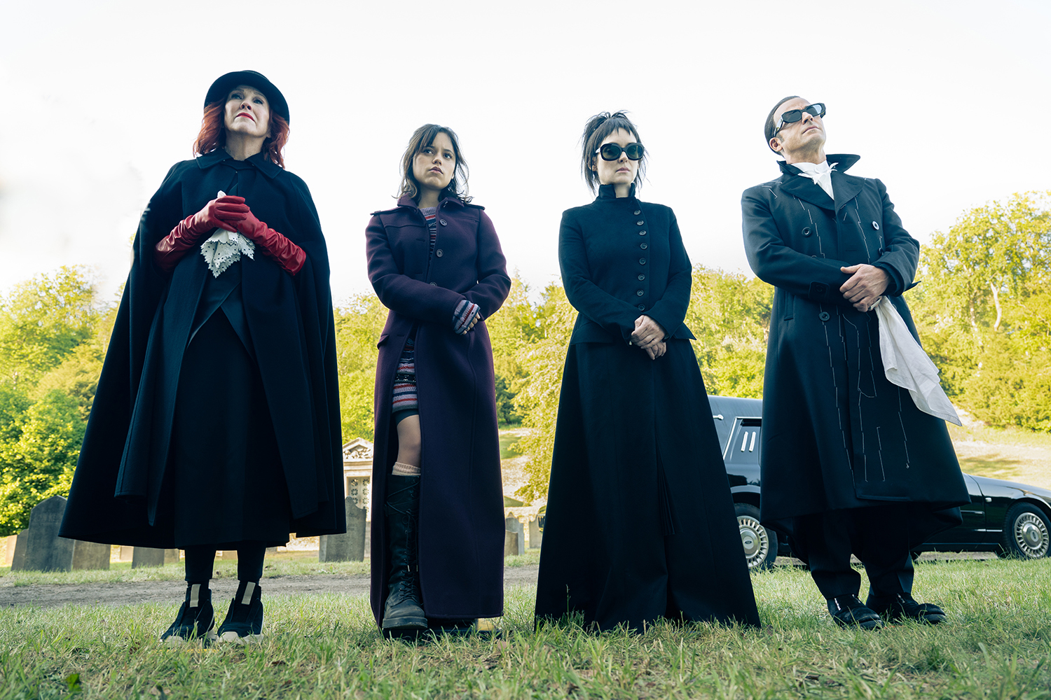 Catherine O'Hara as Delia Deetz, Jenna Ortega as Astrid Deetz, Winona Ryder as Lydia Deetz and Justin Theroux as Rory in a scene from