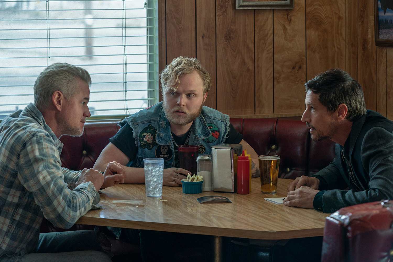 Eric Dane as Dillon MacIntosh, Joe Adler as Fun Dave and Simon Rex as Roy Lee Dean in a scene from 