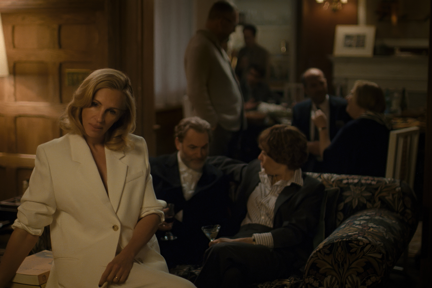 Julia Roberts as Alma Imhoff, Michael Stuhlbarg as Frederik Imhoff and Chlow Sevigny as Dr. Kim Sayers in a scene from