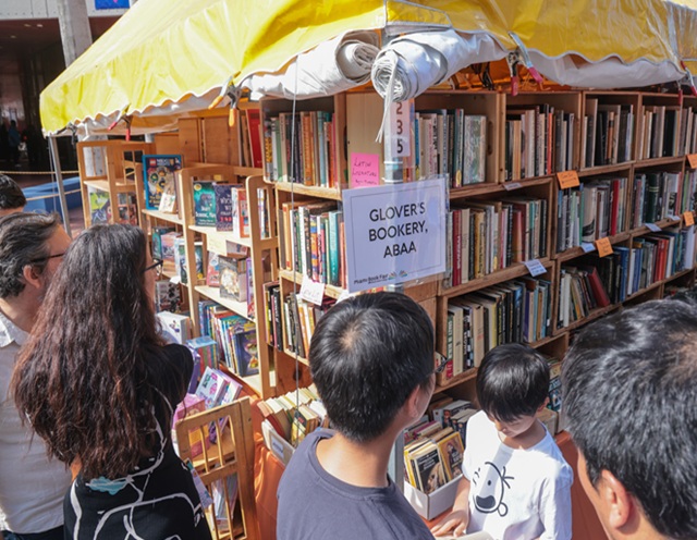 The Miami Book Fair's popular Street Fair at MDC's Wolfson Campus is this weekend. (Photo courtesy of MDC/Miami Book Fair)