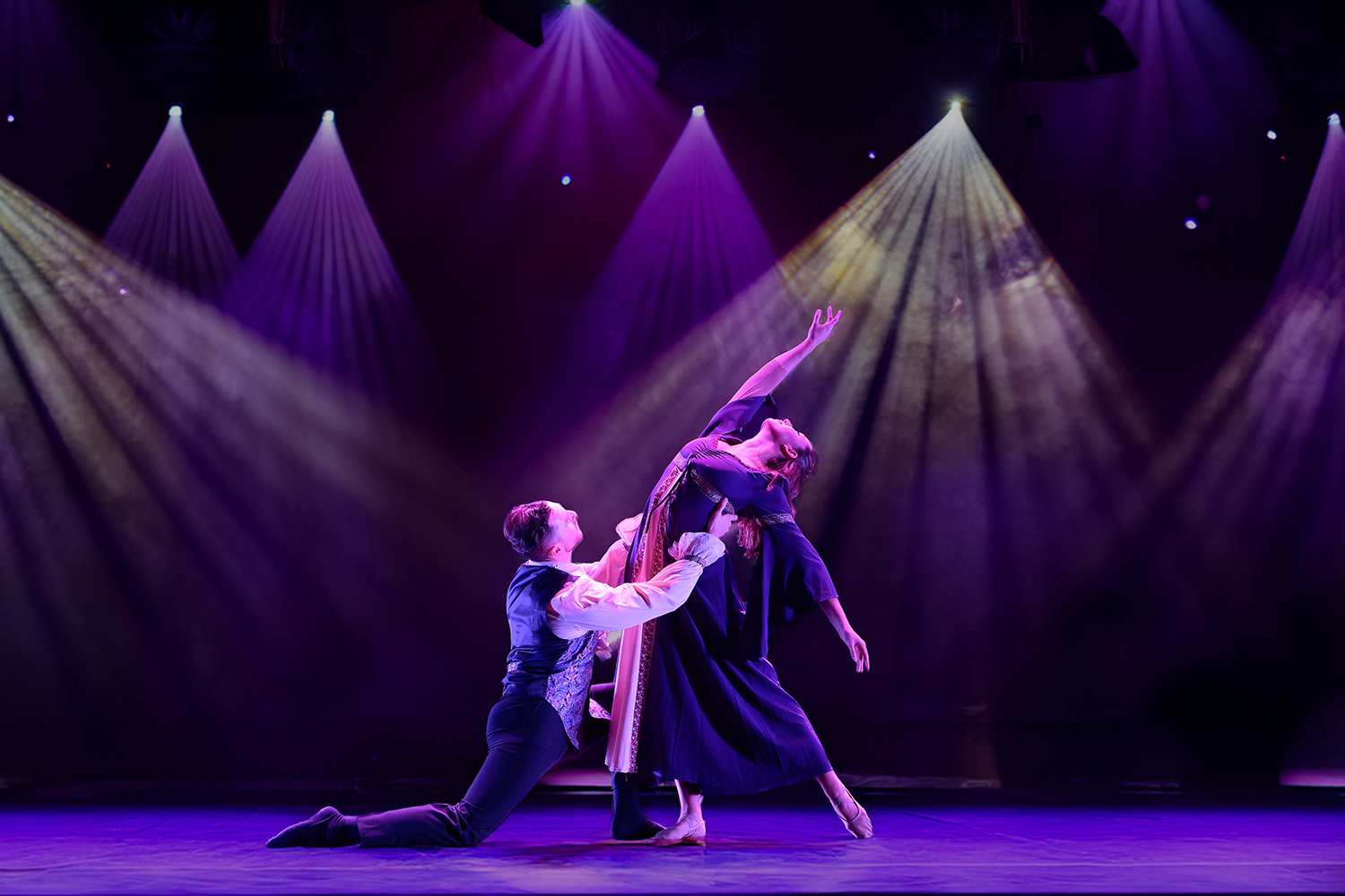 Dancers Hunter Hoffman and Julia Faris, from Dance NOW! Miami, in the love duet from 