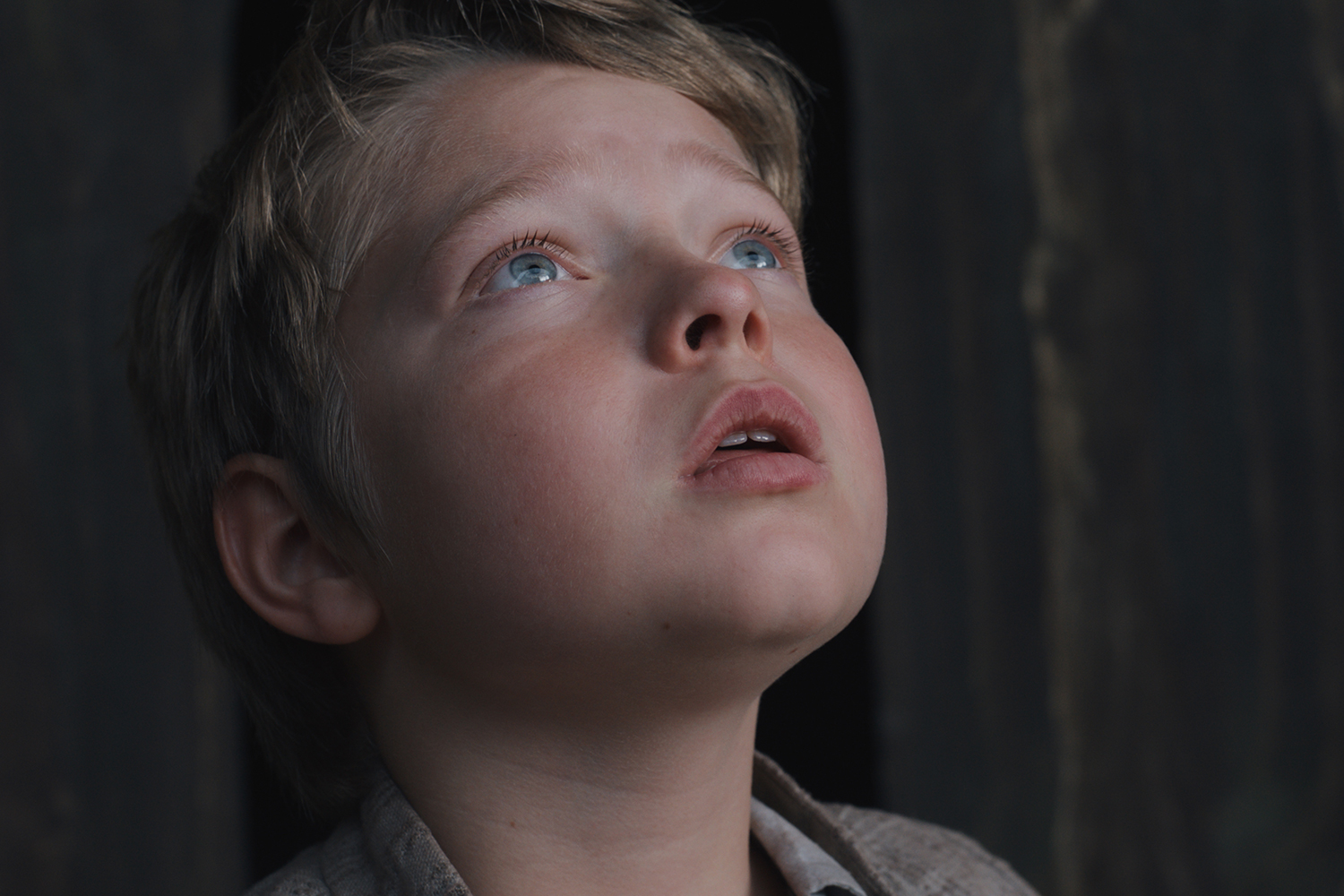 Jacobi Jupe as Hamnet in a scene from 