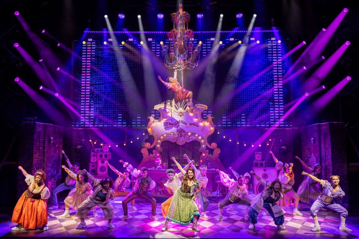 The company of the musical 