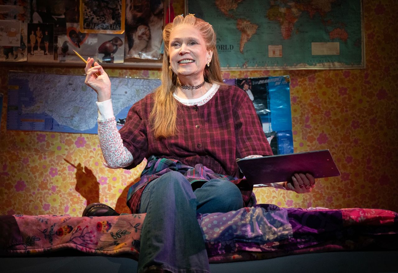 Ann Morrison playing Kimberly Levaco during the National Tour of 