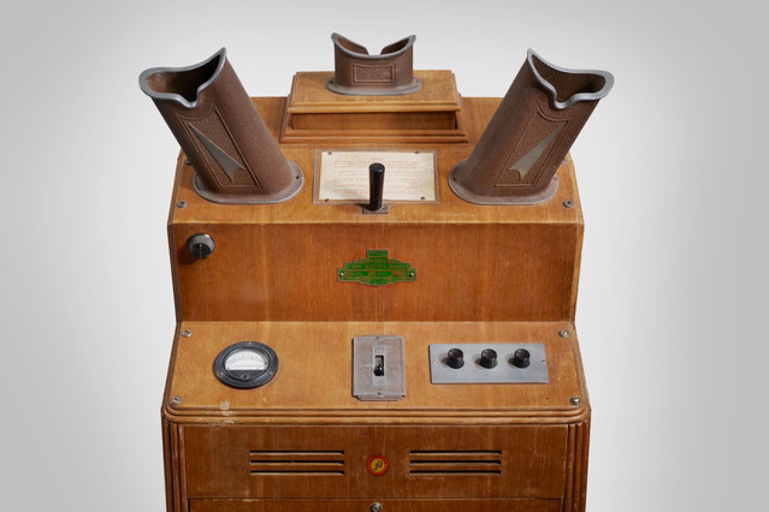 Simplex for X-Ray Shoe Fitter, Inc., 1946 (Image courtesy of The Wolfsonian–FIU)