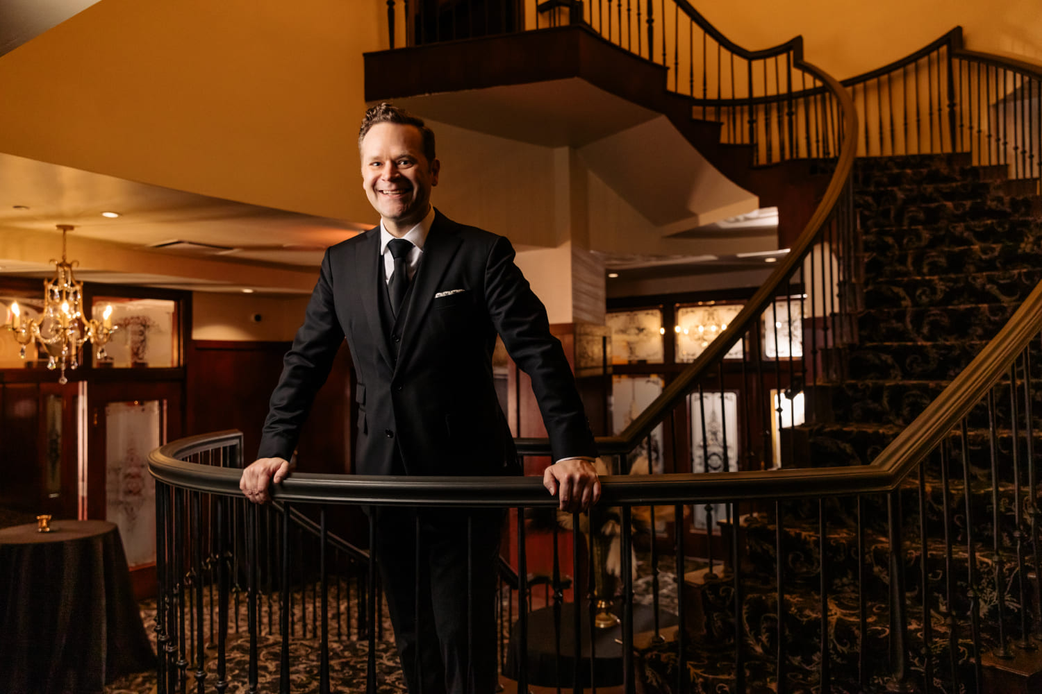 Miami audiences know Dennis Watkins from his portrayal of Harry Houdini in his original 